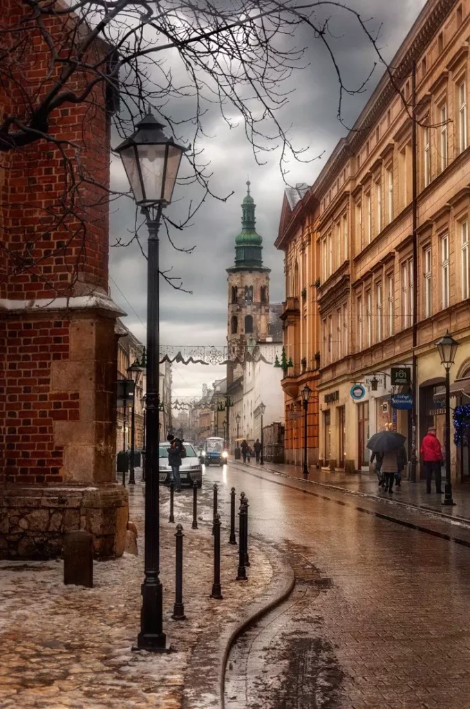 Kraków jesienią – dlaczego warto odwiedzić miasto właśnie o tej porze roku? 